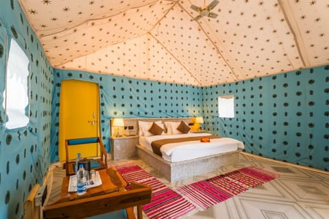 Family Tent | Desk, laptop workspace