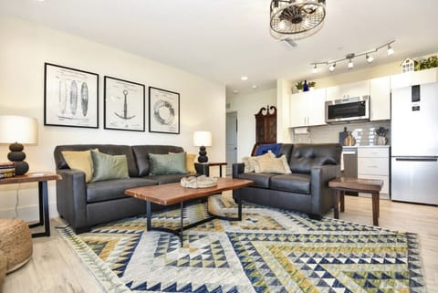 House, Multiple Beds, Balcony (White House on Flagler Beach - All) | Living area