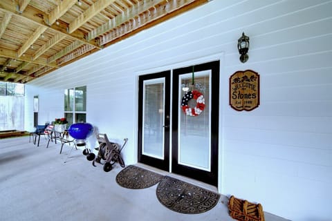 Keypad private entrance & patio