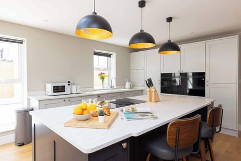 Welcome to this modern 5-Bed retreat near Emsworth and Bosham, offering spacious living areas, large garden and driveway parking.