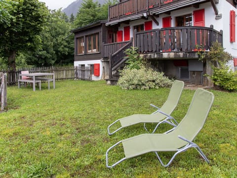 House, Home, Cottage, Rural Area, Lawn, Garden, Farmhouse, Yard, Estate, Backyard