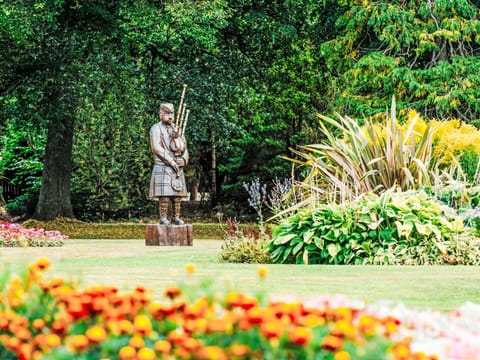 Leaf, Green, Garden, Shrub, Lawn Ornament, Sculpture, Spring, Statue, Lawn, Botanical Garden