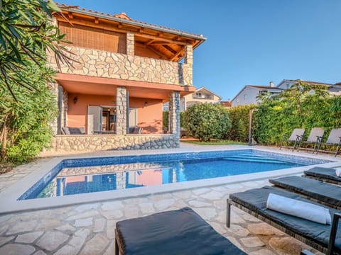 Resort, Swimming Pool, Condominium, Seaside Resort, Resort Town, Hotel, Beach, Villa