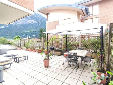 House, Home, Roof, Cottage, Shrub, Siding, Estate, Farmhouse, Garden, Landscaping