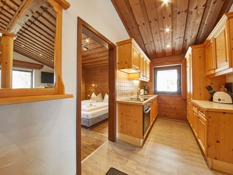 Wood, Hardwood, Ceiling, Cottage, Wood Stain, Log Cabin, Plank, Lumber, Plywood, Hotel