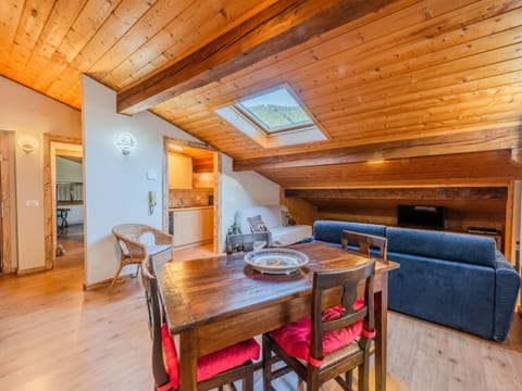 Wood, Ceiling, Interior Design, Floor, Flooring, Hardwood, Wood Stain, Wood Flooring, Plank, Chair