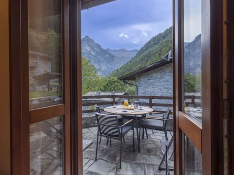 Mountain Range, Hill Station, Valley, Ridge, Alps, Porch, Mountain Village, Eco Hotel, Hardwood, Balcony