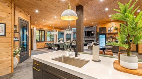 Cook, dine and entertain!