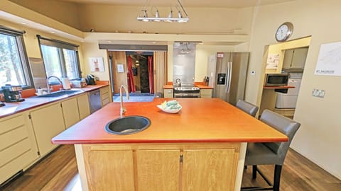 Salishan 5 - Downstairs, Kitchen