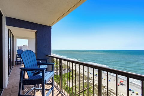 Amazing Ocean Views from the Balcony!