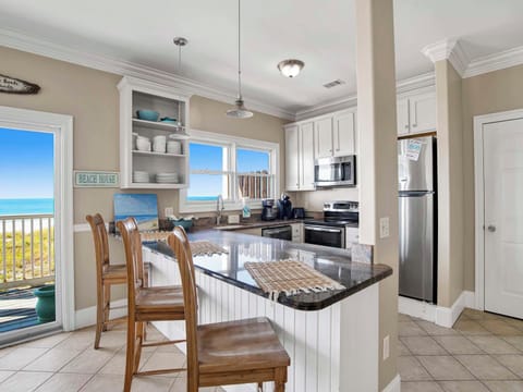 Breakfast Bar, Second Floor