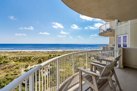 Condo, 3 Bedrooms | Property grounds
