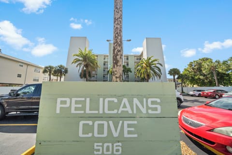 Walk to restaurants, gift shops, CVS and ice-cream too close!