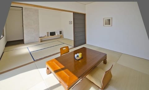 Basic Quadruple Room, Non Smoking | WiFi (free)