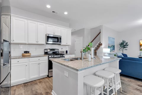 Fully equipped kitchen with everything you need to cook at home.