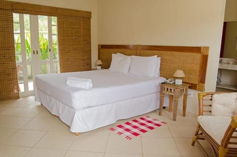 Minibar, blackout drapes, free WiFi, bed sheets