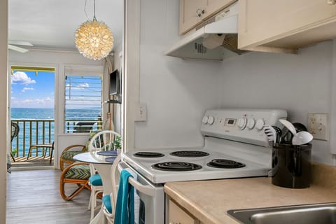 Studio, Ocean View | Private kitchen | Coffee/tea maker, electric kettle
