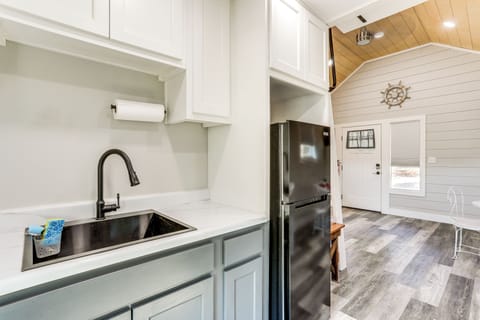 Apartment (0 Bedroom) | Interior