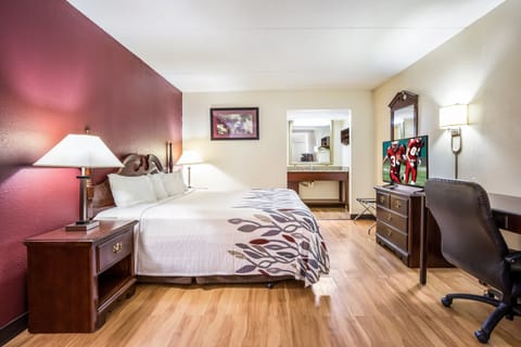 Free WiFi, bed sheets, alarm clocks