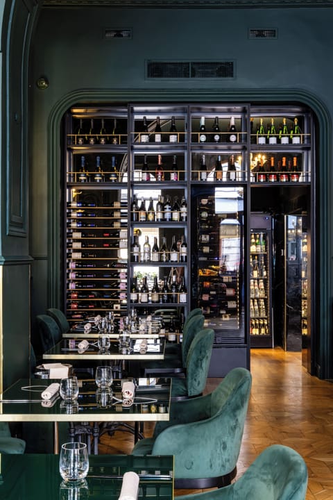 Lunch and dinner served