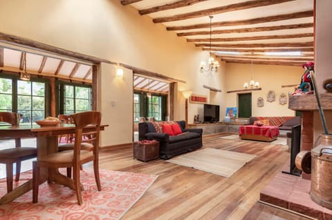 House | 4 bedrooms, desk, high-speed internet