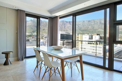 Deluxe Penthouse, Patio, City View | Living area