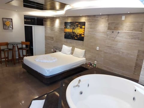 Deluxe Double Room | Free WiFi, bed sheets
