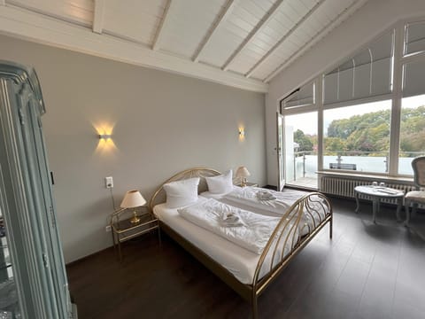 Superior Double Room | Desk, laptop workspace, free WiFi, bed sheets