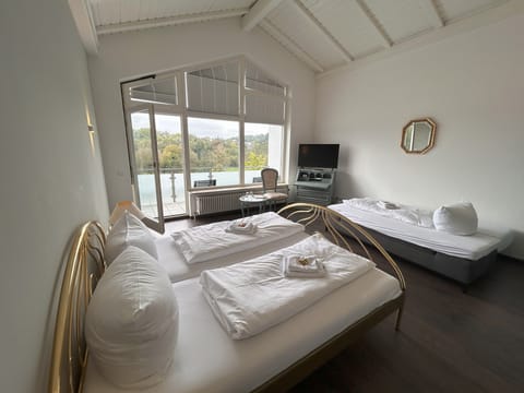 Superior Double Room | Desk, laptop workspace, free WiFi, bed sheets