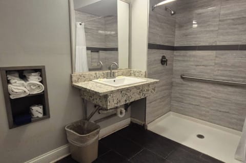 Room, 2 Queen Beds, Non Smoking | Bathroom | Free toiletries, hair dryer, towels