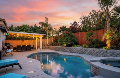 Villa El Arco--You and your family or group will enjoy the cozy ambiance.
