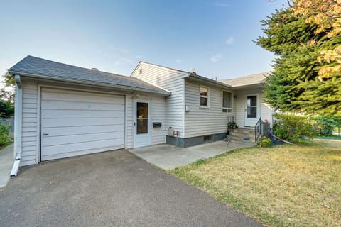 College Park Vacation Rental | 2BR | 1BA | 750 Sq Ft | 5 Steps to Access