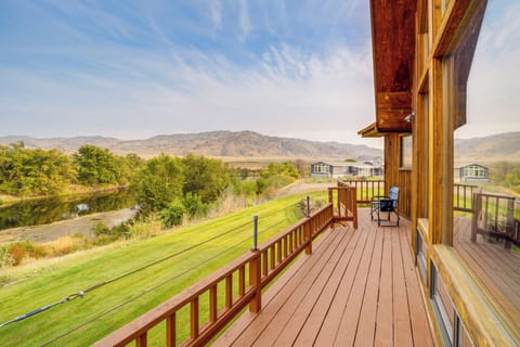 Okanogan Vacation Rental | 3BR | 3BA | 2 Steps to Enter | 1,700 Sq Ft