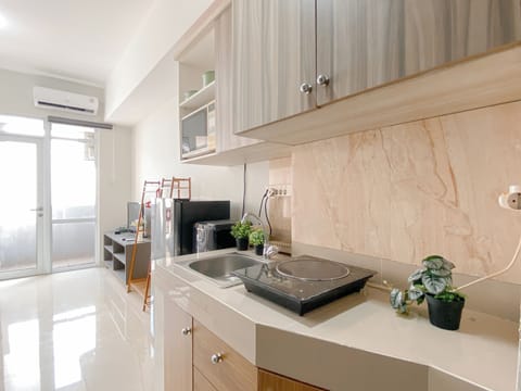 Apartment | Private kitchen | Fridge, stovetop, cookware/dishes/utensils