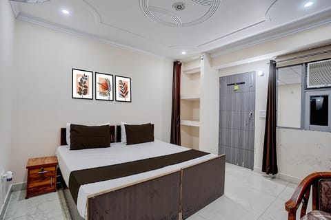 Classic Studio Suite, Balcony, City View | Free WiFi