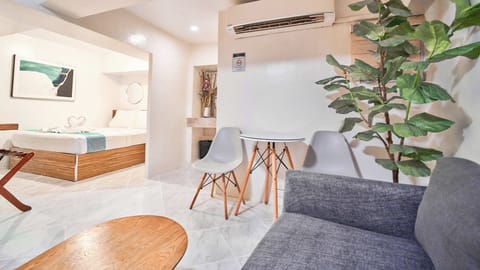 Suite | Free WiFi