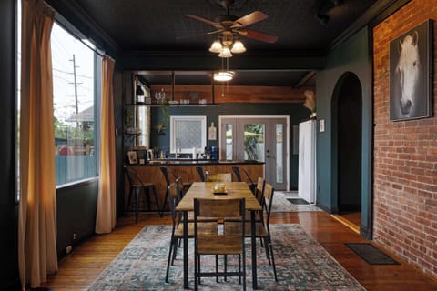 A Table That Brings Everyone Together | Easy Meals, Full Glasses, and Stories That Carry On