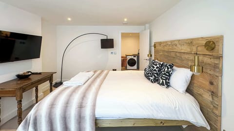 King sized bed