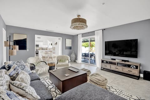 House, 3 Bedrooms | Living area | Smart TV