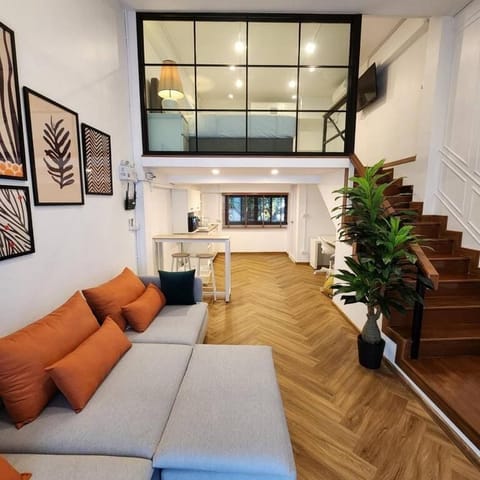 Deluxe Loft, 1 Bedroom | Living area