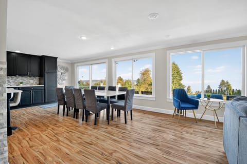 Indoors, Floor, Flooring, Hardwood, Dining Room