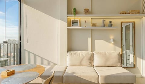 Basic Apartment | Living area
