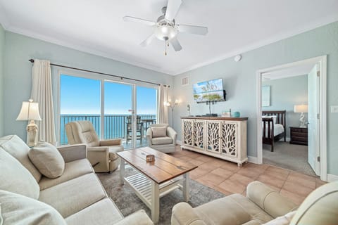 Beachfront 2BR @ Crystal Shores West, Gorgeous Gulf Views, Gulf Front Master