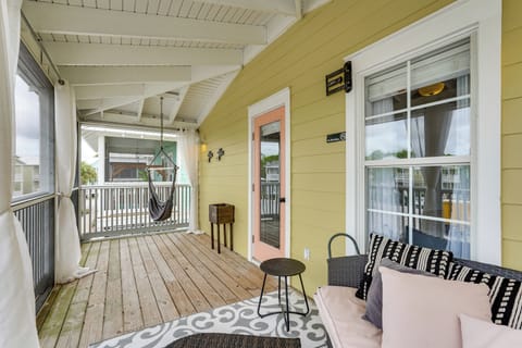 Port St Joe Vacation Rental | 2BR | 2.5BA | 1,300 Sq Ft | 6 Steps to Enter
