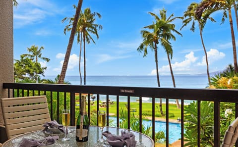 Gorgeous ocean views from your lanai!