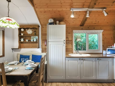 Kitchen/diner | The Owl&rsquo;s Nest - Garth Caravan Park, Machynlleth