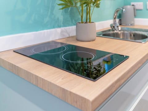 Studio | Hilltop Apartment 4 - Hilltop Apartments, Earl Shilton