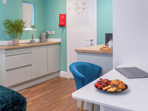 Studio | Hilltop Apartment 4 - Hilltop Apartments, Earl Shilton