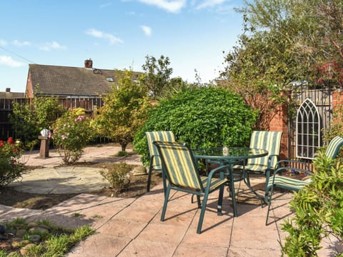 Sitting-out-area | RoseLynne, Redcar