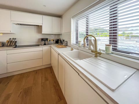 Kitchen | Sienna Cottage, Tyn-y-gongl